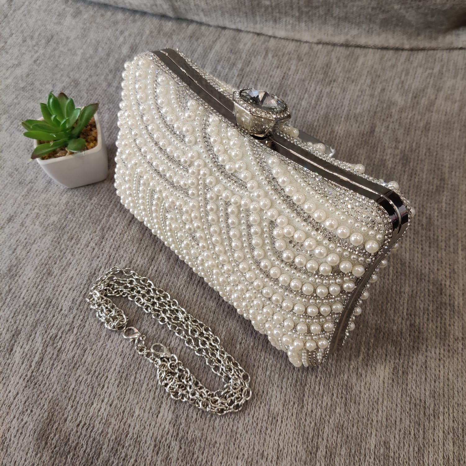 Silver pearl clutch online bag